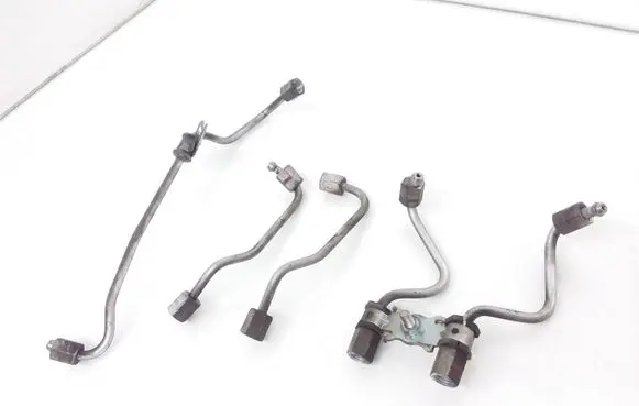 Honda CR-V Fuel injector supply line/pipe 