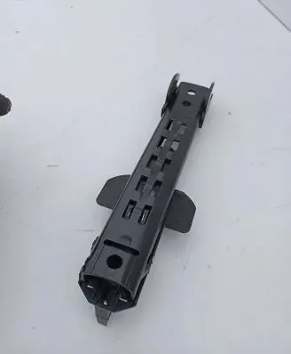 Audi Q7 4L Seat belt adjustment motor 8E0857833F