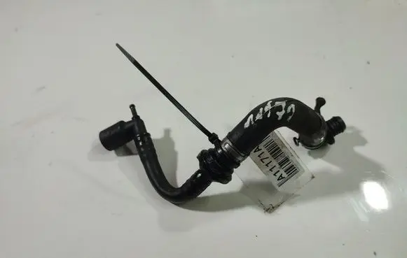 Volkswagen PASSAT B6 Engine coolant pipe/hose 