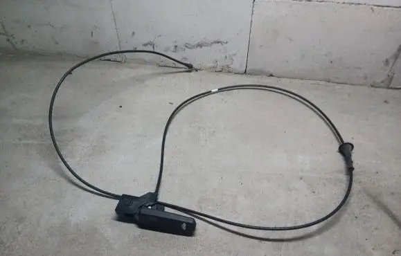 Chevrolet Volt I Engine bonnet (hood) release handle