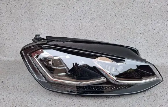 Volkswagen Golf VII Headlight/headlamp 5G1941082 1ZX01306626