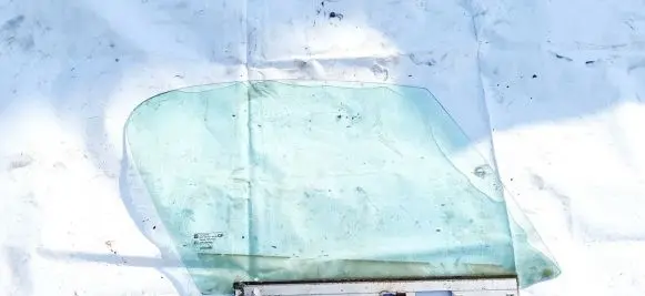 Opel Tigra A Front door window glass four-door 43r00080 43r-00080