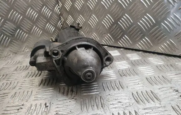 Volkswagen PASSAT B5.5 Starter motor 068911024G