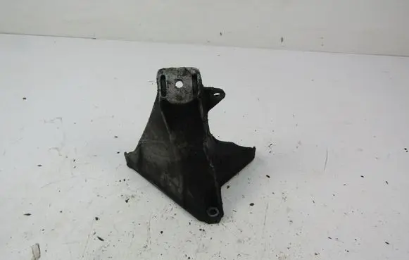Audi A4 S4 B5 8D Engine mounting bracket 8D0199308