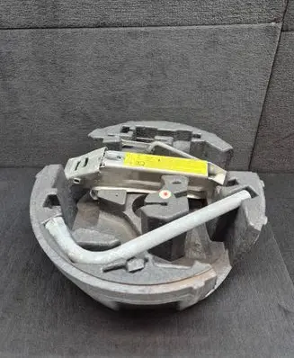 Audi A6 S6 C5 4B Tool set 4B5012109 8L0011031A
