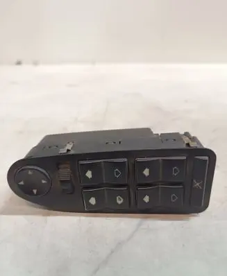 BMW 5 E39 Electric window control switch 61318368979