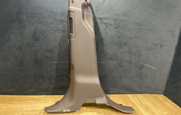 Land Rover Discovery 5 (B) pillar trim (bottom) HY3231057AAW 632110032 156136942