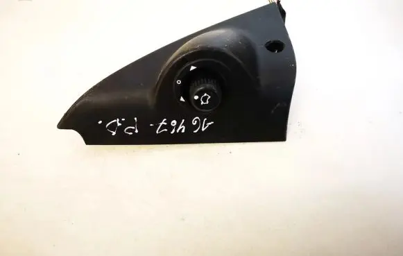 Ford Mondeo Mk III Wing mirror switch 1s71f23409dn 1s71-f23409-dn
