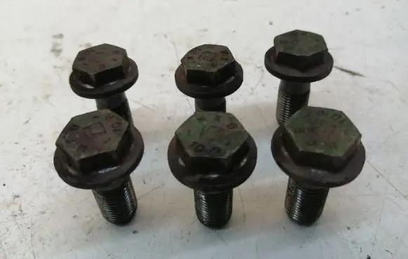 Renault Master II Flywheel bolts 