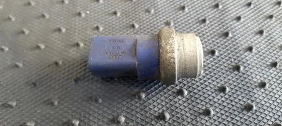 Coolant temperature sensor