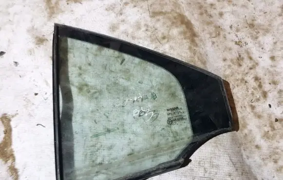 Nissan Primera Rear vent window glass 