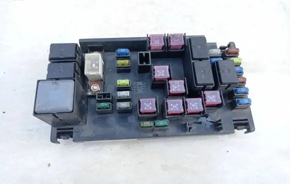 Subaru Legacy Fuse module 82241ag000