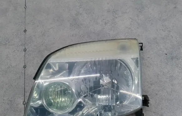 Nissan X-Trail T30 Headlight/headlamp 