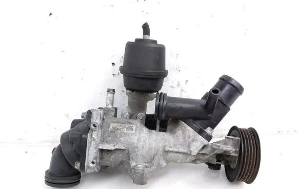 Mercedes-Benz A W176 Water pump A2702000007