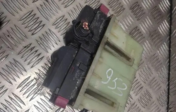 Opel Astra G Coolant fan relay 9685371