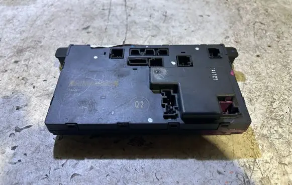 Mercedes-Benz E W211 Door control unit/module 2118208185 00401298