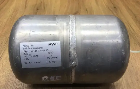 Mercedes-Benz GLE (W166 - C292) Air suspension tank/reservoir A1663200415