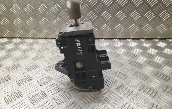 Toyota Prius (NHW20) Gear shifter/selector