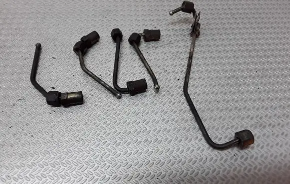 Jeep Cherokee Fuel injector supply line/pipe 