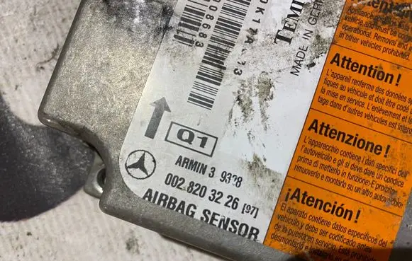 Mercedes-Benz E W210 Airbag control unit/module 0028203226