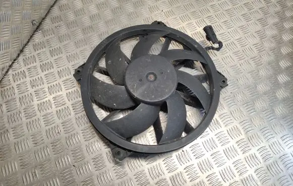 Citroen DS5 Radiator cooling fan shroud 9673009880