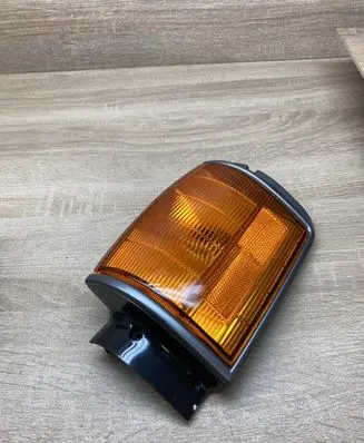 Toyota Hiace (H50, H60, H70) Front indicator light Toyota3516