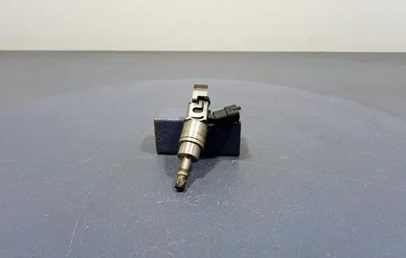 Alfa Romeo 159 Fuel injector 0261500022