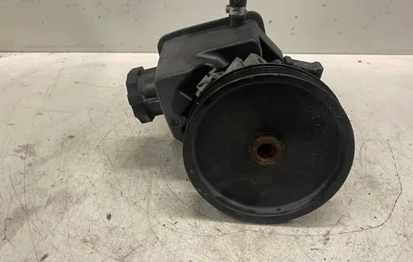 Mercedes-Benz C W204 Power steering pump A0044667001