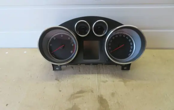 Opel Insignia A Speedometer (instrument cluster) 365903926