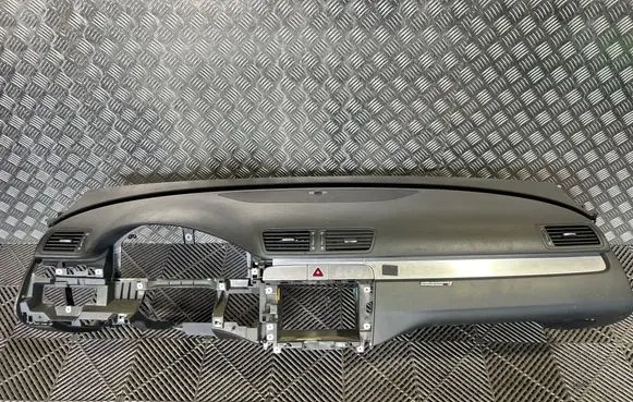 Volkswagen PASSAT B6 Dashboard 3C1857003