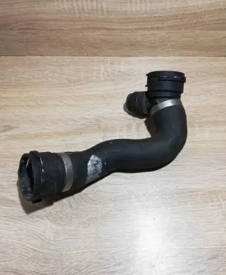 Coolant pipe/hose