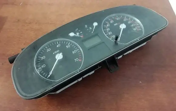 Renault Laguna II Speedometer (instrument cluster) 8200328447
