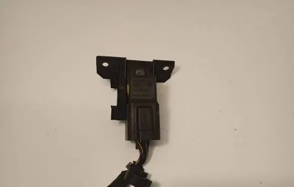 Audi A4 S4 B9 Glow plug pre-heat relay 8W0907599