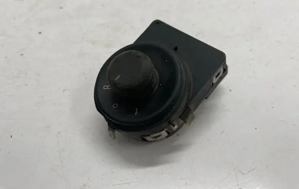 Opel Astra J Wing mirror switch 13271827
