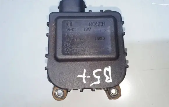 Volkswagen PASSAT B5.5 Air flap motor/actuator 8D1820511B 700035693F00