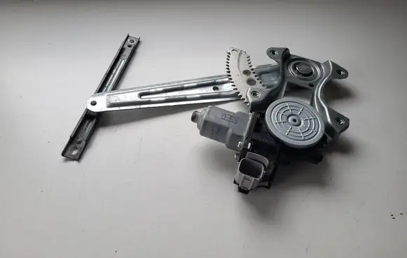 Nissan Leaf I (ZE0) Rear door window regulator motor