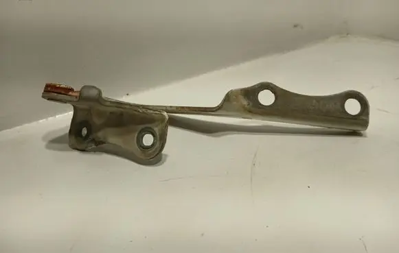 Toyota Land Cruiser (BJ70) Engine bonnet/hood hinges