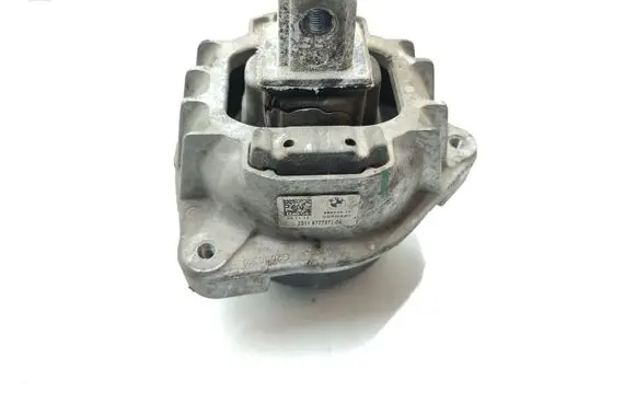 BMW 5 GT F07 Engine mount bracket 6777371