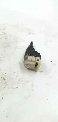 Volkswagen PASSAT B5.5 Brake pedal sensor switch 24761