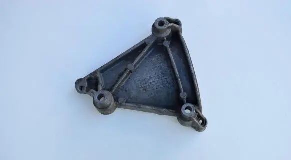 Audi A6 S6 C6 4F A/C compressor mount bracket 06E260835C