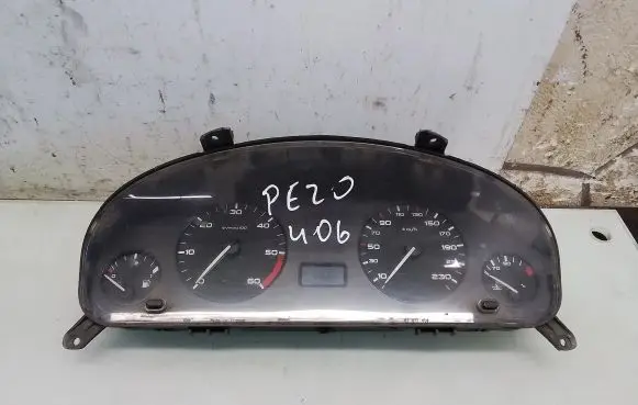 Peugeot 406 Speedometer (instrument cluster) 81115607