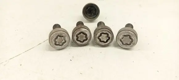 Mercedes-Benz E W124 Nuts/bolts 1704010170 2104010270 A1704010170