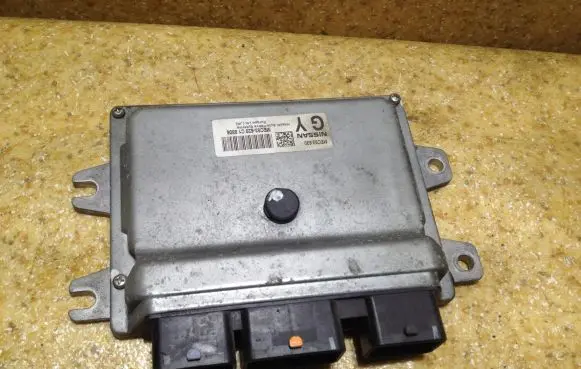 Nissan Qashqai Engine control unit/module MEC93620C1