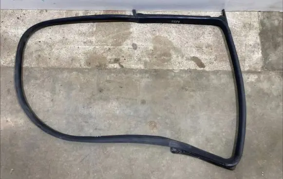 Maserati Ghibli Rubber seal rear door 