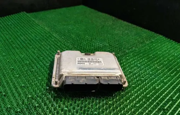 Volkswagen Bora Engine control unit/module 038906019HJ 28SA5579 0281010977