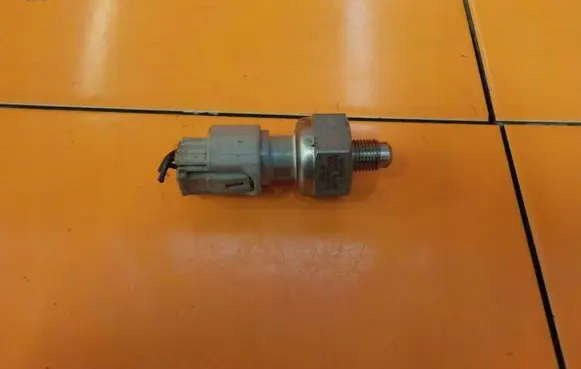 Volvo S60 Fuel pressure sensor 31303497