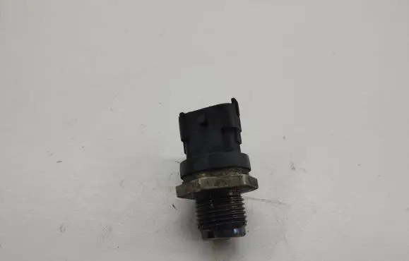 Volvo XC90 Fuel pressure sensor 