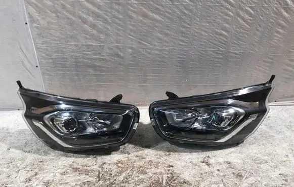 Ford Transit Custom Headlights/headlamps set 