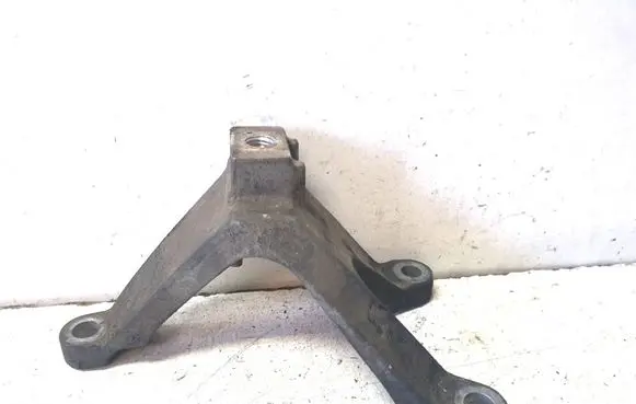Ford Focus C-MAX Gearbox mounting bracket 3M517M125