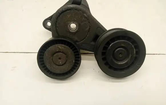 Ford Focus Generator/alternator belt tensioner 